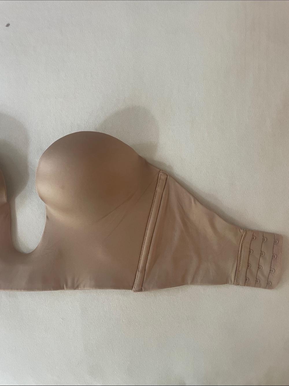 Finelines Refined Strapless Plunge Bustier - Nude
 Bra - Nude | size 32 C - Picture 7 of 9